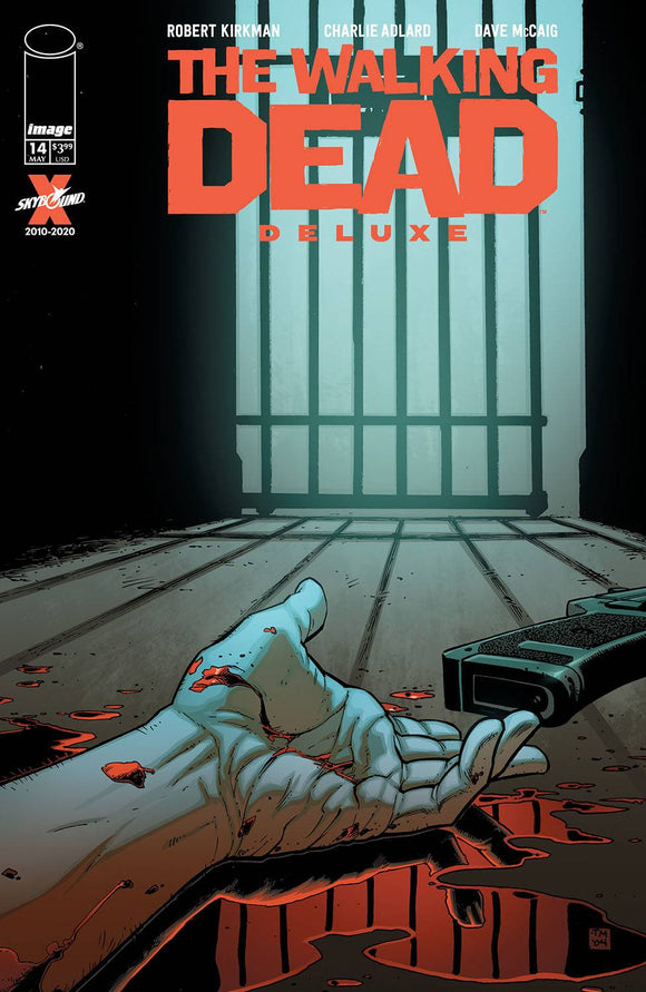 WALKING DEAD DLX #14 CVR B MOORE & MCCAIG (MR)